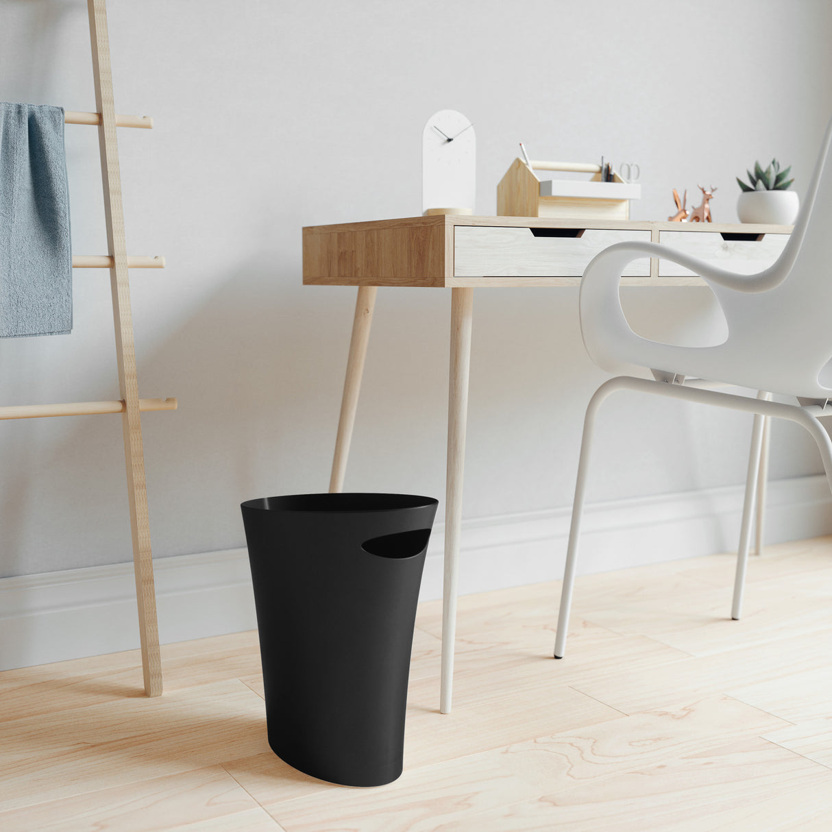 Bathroom Trash Cans | color: Black | https://player.vimeo.com/video/405876295